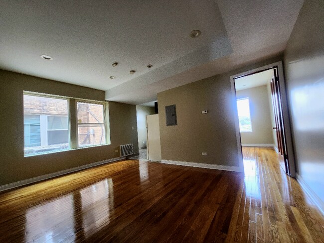 Foto del edificio - 5646 W North Ave