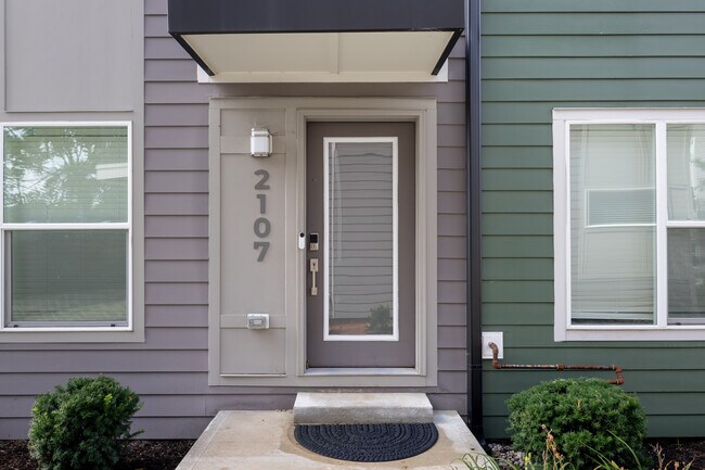 Building Photo - 2107 Coretta Way