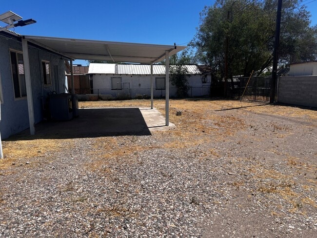 Building Photo - 303 N M St