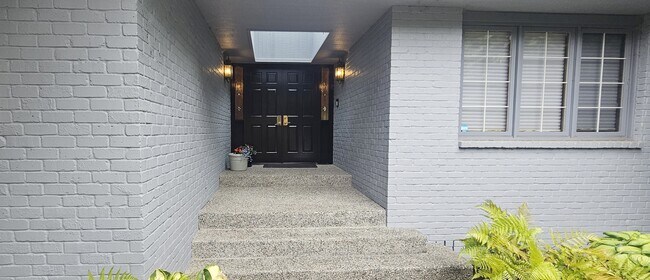Foto del edificio - 3650 116th Ave NE