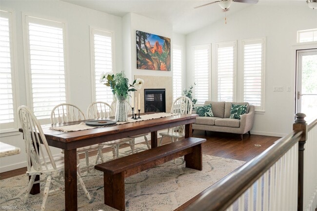 Building Photo - 5 br, 3 bath House - 1285 Lady Campbell Drive