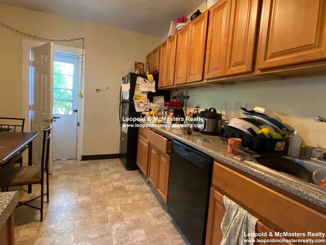 Building Photo - 28 Quint Ave