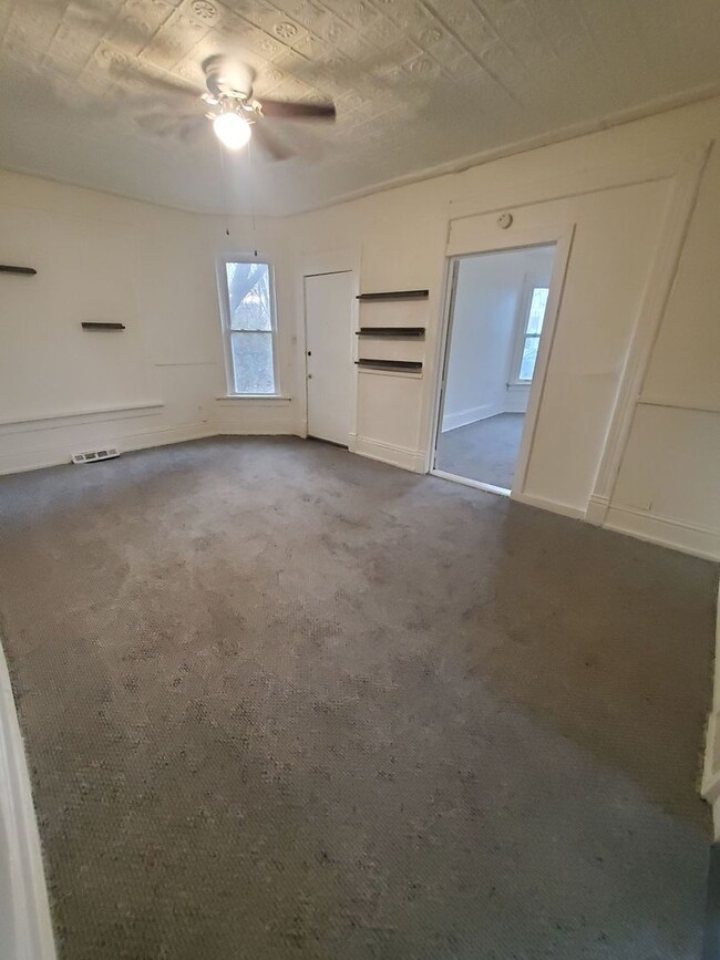 Building Photo - 1320 Maple St