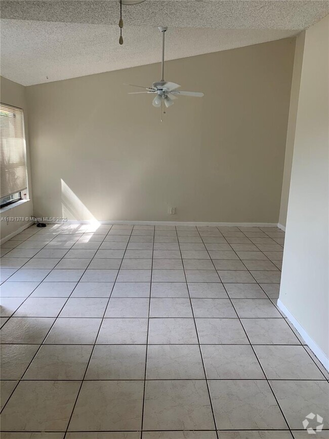 Building Photo - 1314 White Pine Dr
