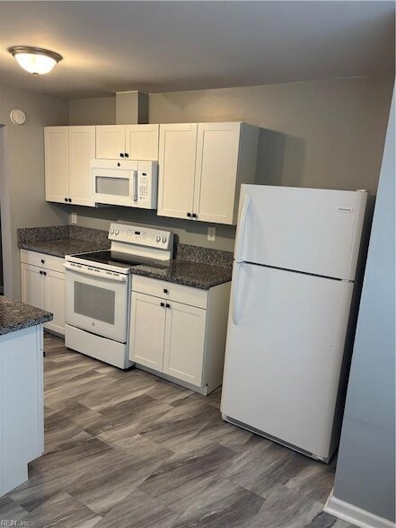 Foto del edificio - 3910 Inverness Rd