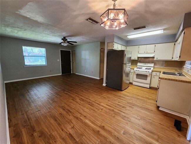 Foto del edificio - 4711 NW 27th Terrace