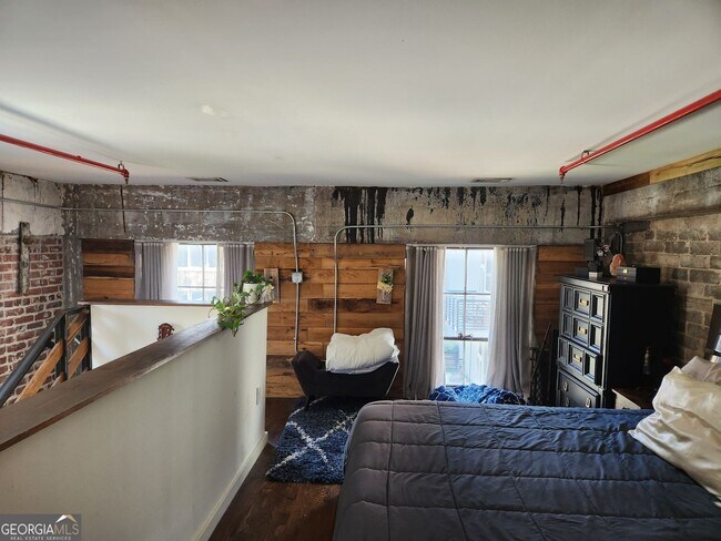 Building Photo - 650 Glen Iris Dr NE