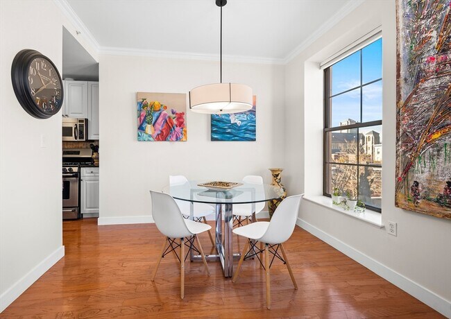 Foto del edificio - 700 Harrison Ave