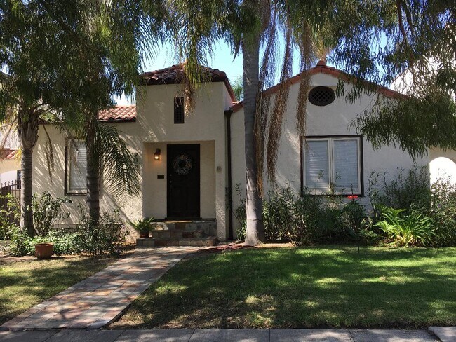 Foto del edificio - 905 S Curson Ave