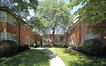 Building Photo - 2116 W Foster Ave