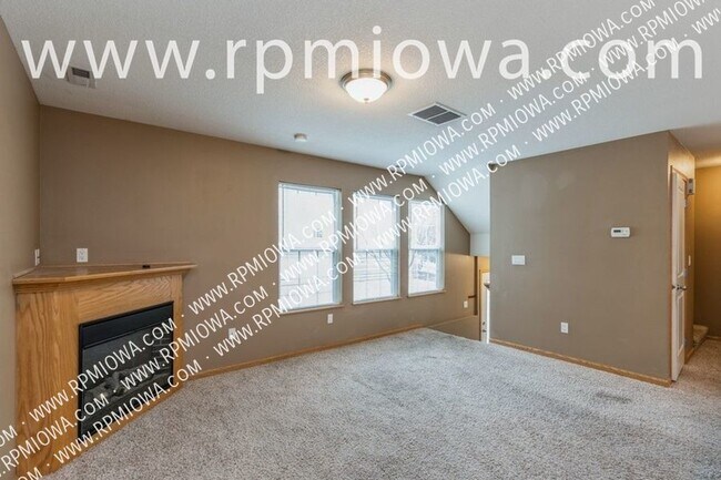 Building Photo - TOWNHOME AVAILABLE!! 2 Bedroom, 2 Bathroom...