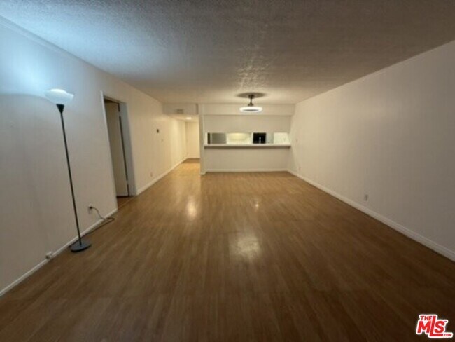 Foto del edificio - 5650 Cambridge Way