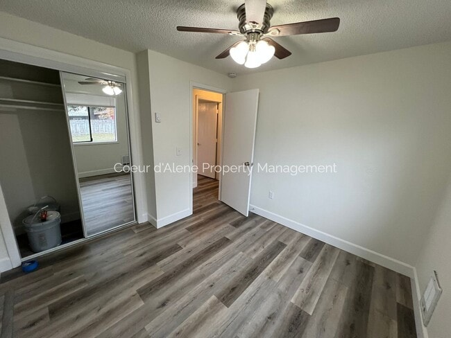 Building Photo - 14872 N Ohio St