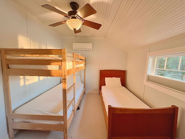 Bed 4 - Sleeps 3 - N7278 Birch Tree Rd