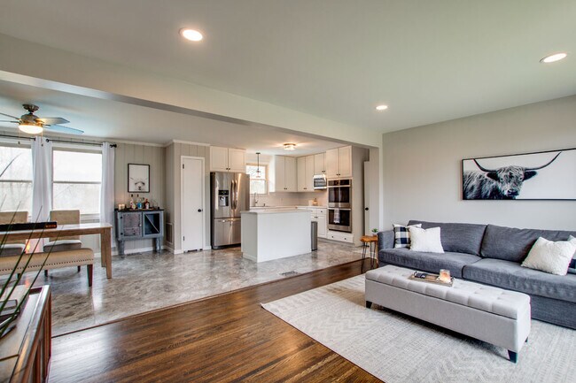 Building Photo - 121 Jacksonian Dr