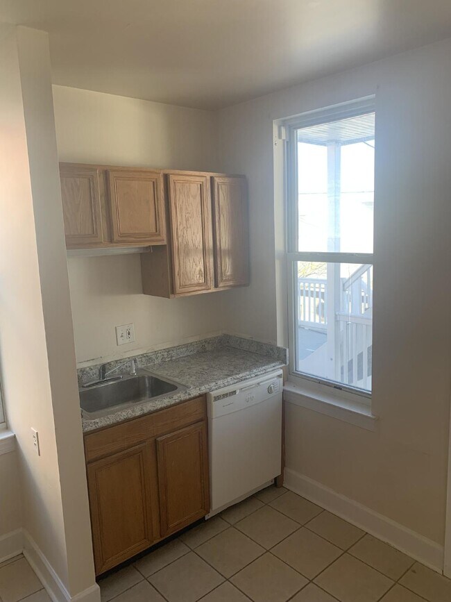 Foto del edificio - Charming 1-Bedroom Apartment with Hardwood Floors in York, PA!