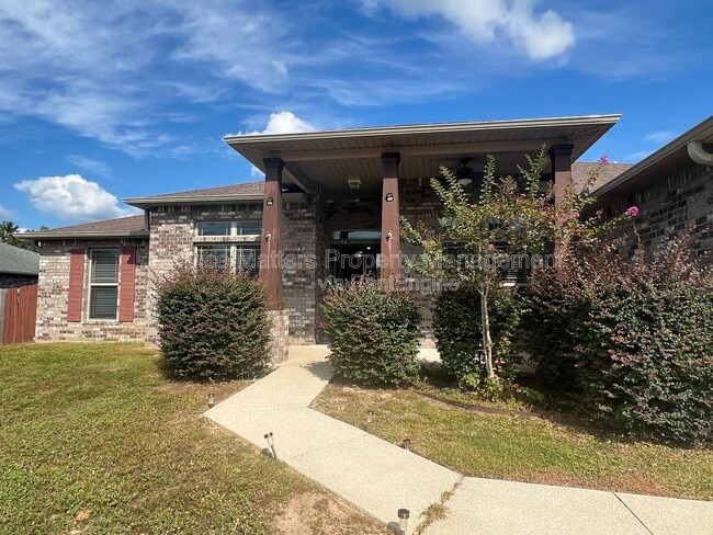 Building Photo - 7037 Season Dr