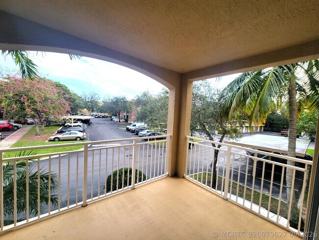 Foto del edificio - 6418 Emerald Dunes Dr
