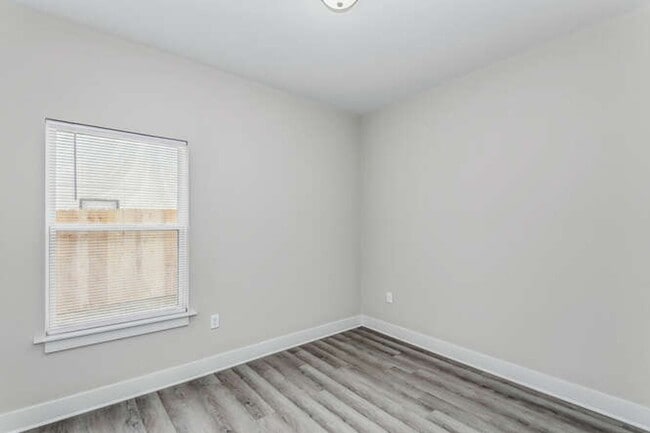 Building Photo - 3410 W 45th St S