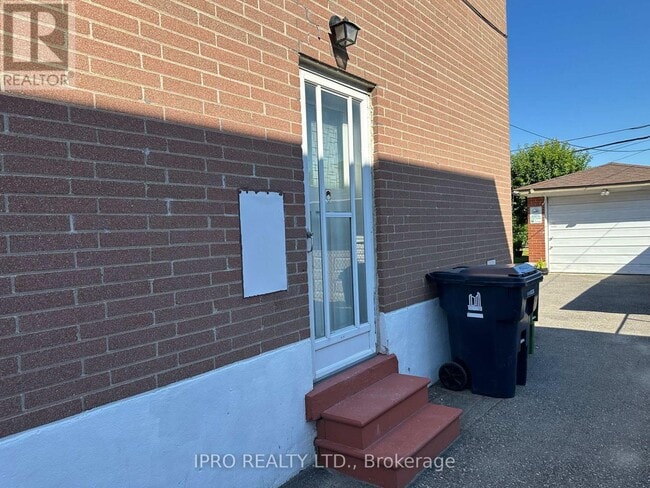 Building Photo - 14 Brigham Ct