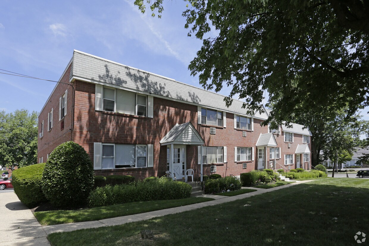 Aston Pointe Apartments 5001 Pennell Rd Aston, PA