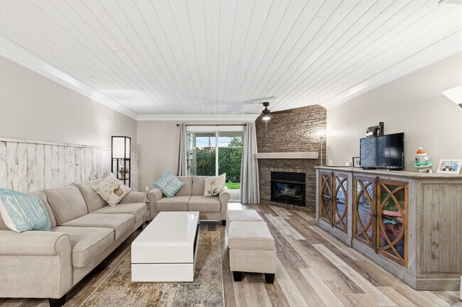 Photo du bâtiment - 16071-182 82 Ave