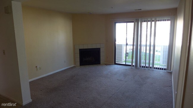 Foto del edificio - 4945 Twin Lakes Rd