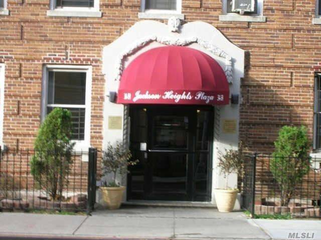 Foto principal - 34-58-58 90th St