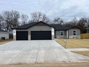 Building Photo - 2988 N Nixon Ave