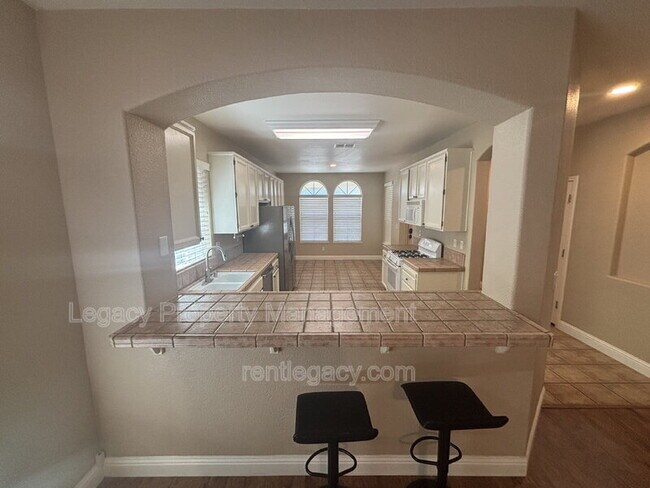 Foto del edificio - 1724 Magenta Dr