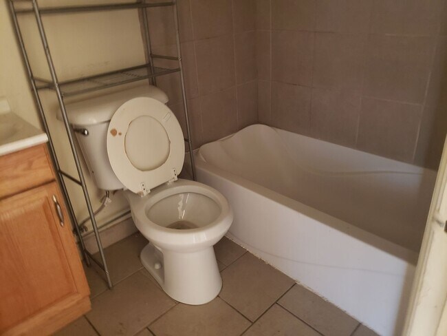 Foto del edificio - 1206WLincolnM