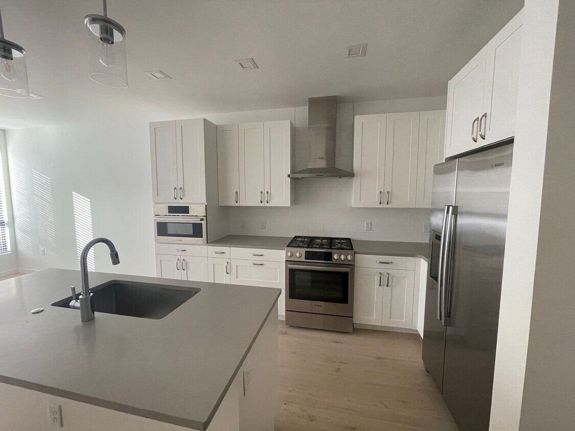 Stylish-Sophisticated-LoHi Living on the "... - Stylish-Sophisticated-LoHi Living on the "...