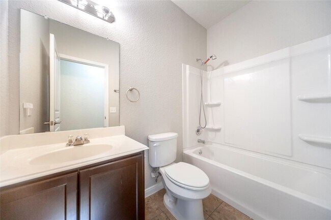 Foto del edificio - 6535 Dayridge Ln