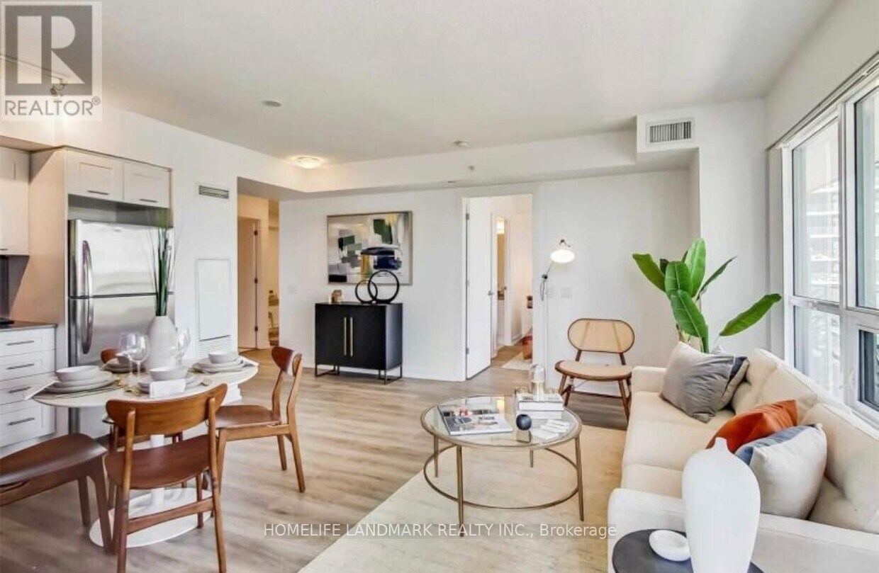 Photo principale - 2220 Lake Shore Blvd W