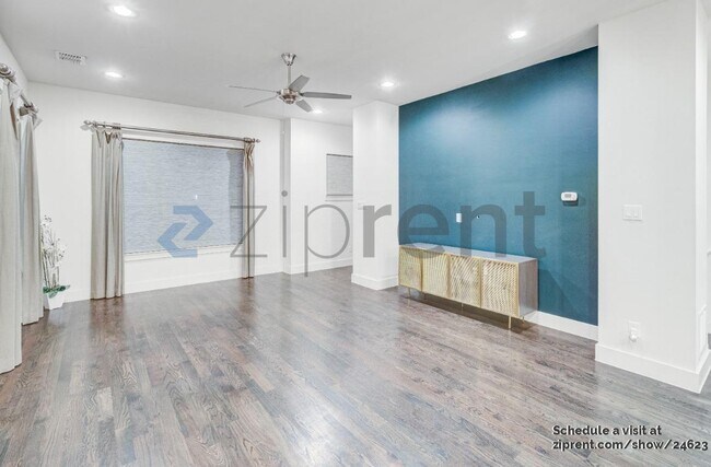 Foto del edificio - 3010 Zenia Dr