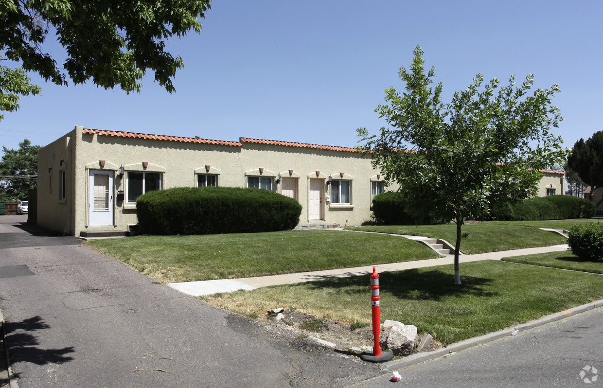 Primary Photo - Townhomes at Mile High