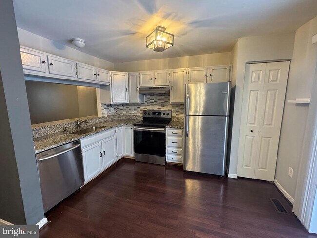 Foto del edificio - 3108 Eden Dr