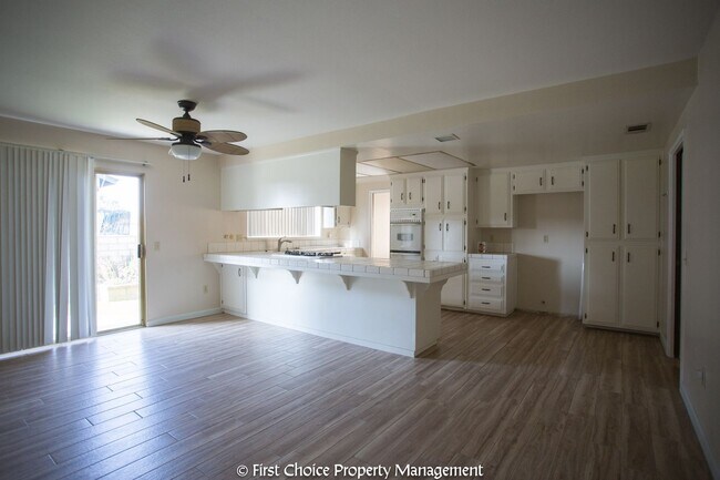 Building Photo - 6794 Rycroft Dr