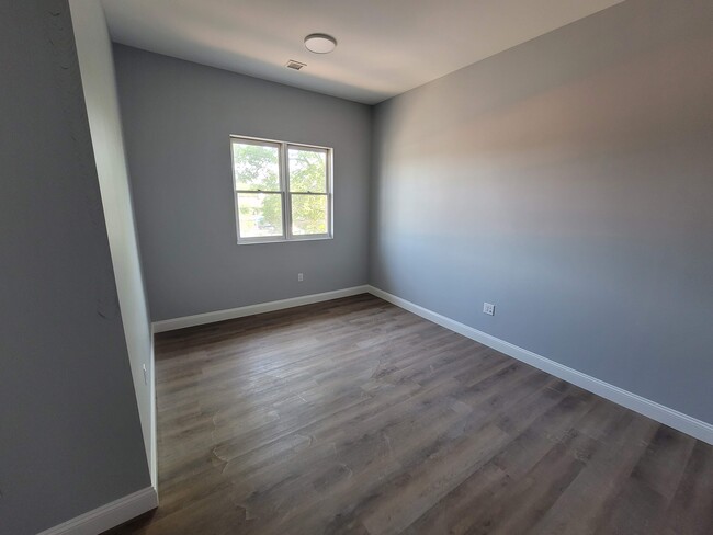 Building Photo - 391 Springfield Ave