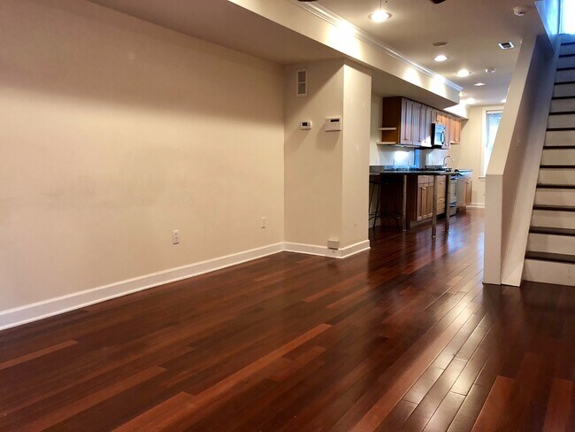 Foto del edificio - Must See~ 2 Bedroom Townhome in Patterson ...