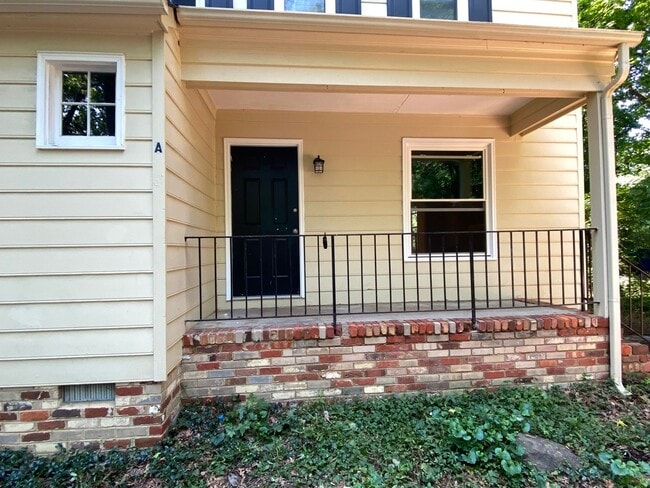 Building Photo - 1707 Choate Pl