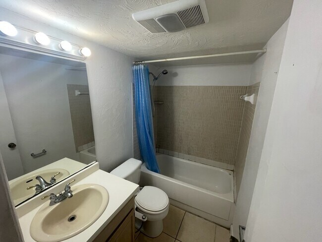 Foto del edificio - 4800 Ocean Beach Blvd