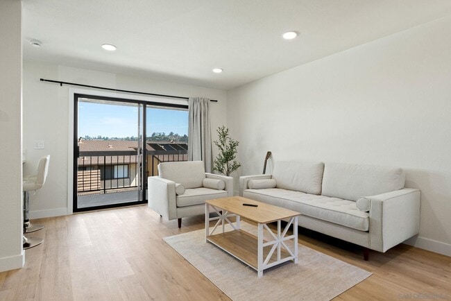 Building Photo - 5109 Fontaine St