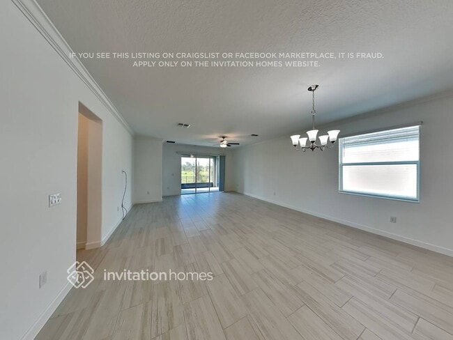 Foto del edificio - 14246 17 Ct E