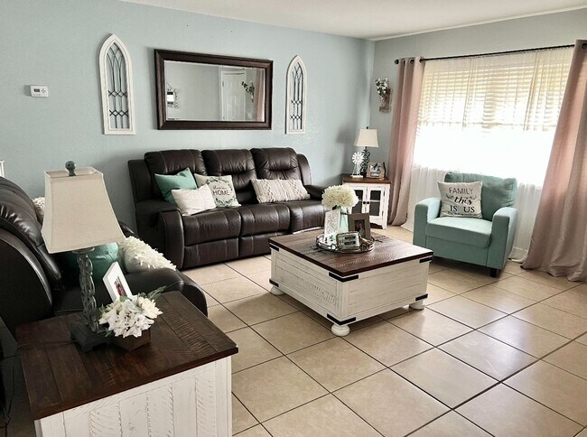 Foto del edificio - AVAILABLE NOW!!  RANCH STYLE HOME IN NON-H...