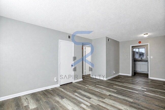 Building Photo - Newly Updated All-Electric 2BR/1.5BA in Campbelton Rd