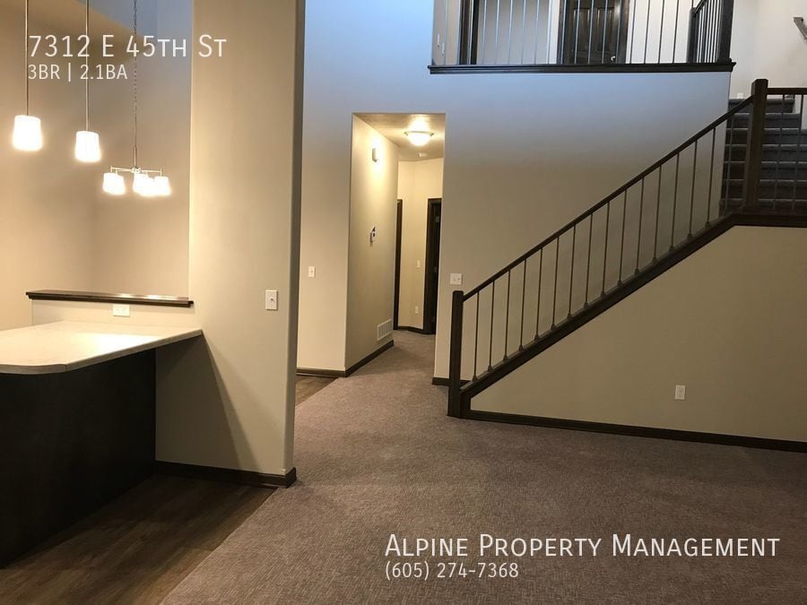 3 Bed/2.5 Bath Townhome in Southeast Sioux... House Rental in Sioux