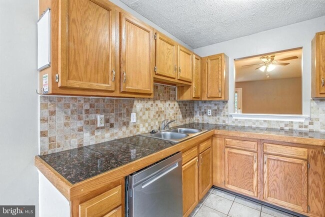Building Photo - 111 Gateway Dr