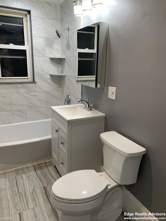 Foto del edificio - 3 br, 2 bath  - 11 Fairbanks St