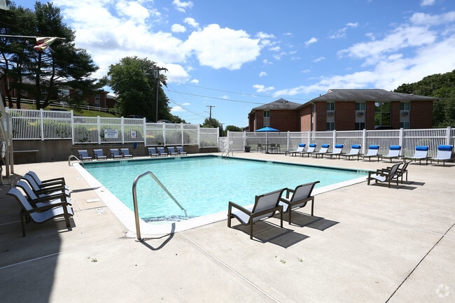 Building Photo - Nutmeg Woods